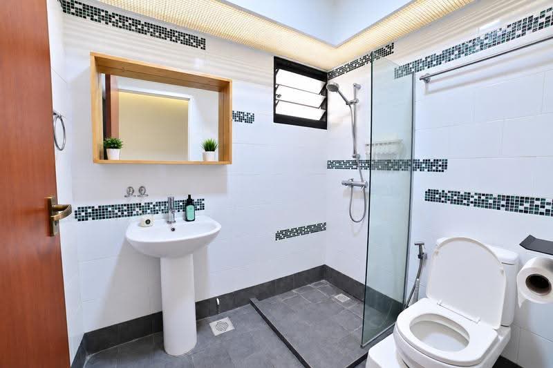 260B Punggol Way, 260B Punggol Way, Hougang / Punggol / Sengkang, 3 Bedrooms, 1,216 sqft, HDB Flat For Sale, by Javier Ng 黄允健, 500292560 - Bathroom - PropertyGuru.com.sg