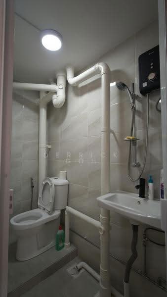 7 Jalan Batu, 7 Jalan Batu, East Coast / Marine Parade, 2 Bedrooms, 615 sqft, HDB Flat For Rent, by Derrick Goh, 500292568 - Bathroom - PropertyGuru.com.sg