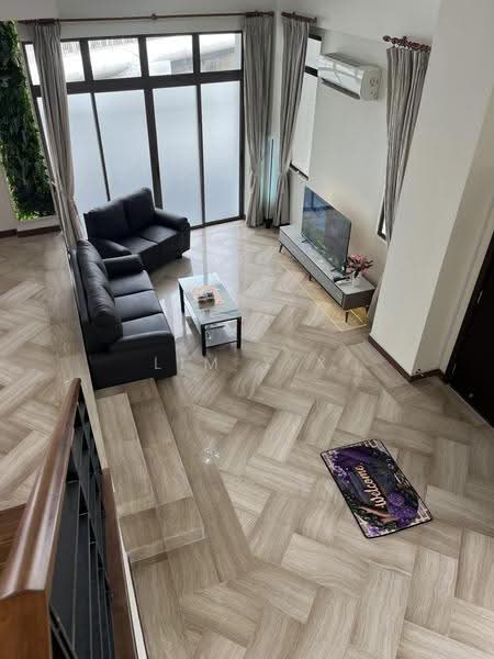 Chuan Villas, Chuan Close, Hougang / Punggol / Sengkang, 6 Bedrooms, 4,300 sqft, Terraced House For Rent, by Lim Y X, 500292582 - Living Room - PropertyGuru.com.sg