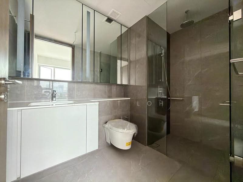 Grand Dunman, 16 Dunman Road, East Coast / Marine Parade, 2 Bedrooms, 775 sqft, Condominium For Rent, by Scott Loh, 500292586 - Master Bathroom - PropertyGuru.com.sg