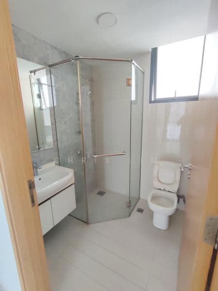 La Fiesta, 58 Sengkang Square, Hougang / Punggol / Sengkang, Room Rental, 120 sqft, Condominium For Rent, by Chris Lim, 500292596 - Bathroom - PropertyGuru.com.sg