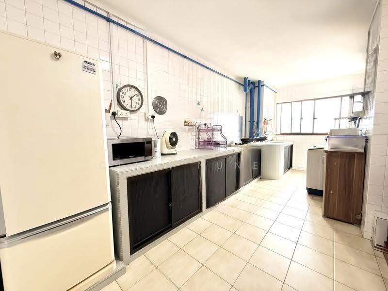 929 Jurong West Street 92, 929 Jurong West Street 92, Boon Lay / Jurong / Tuas, 2 Bedrooms, 785 sqft, HDB Flat For Sale, by CeLia Nunes, 500292599 - Kitchen - PropertyGuru.com.sg
