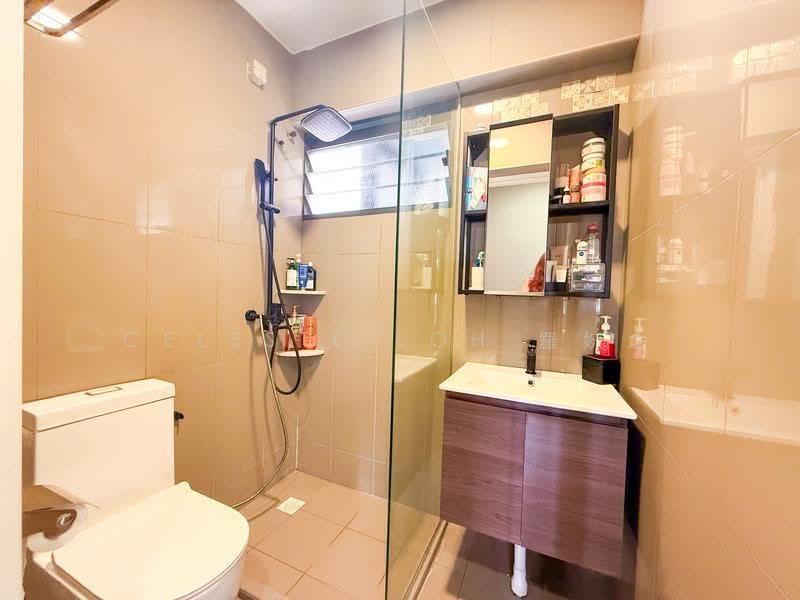 310A Punggol Walk, 310A Punggol Walk, Hougang / Punggol / Sengkang, 3 Bedrooms, 990 sqft, HDB Flat For Sale, by Celeste Loh 羅婉之, 500292615 - Bathroom - PropertyGuru.com.sg