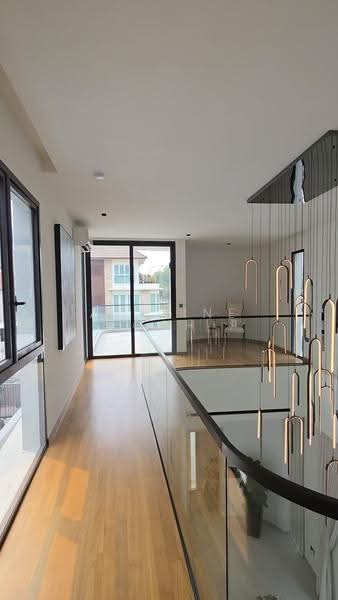 Siglap Road D15 Freehold, East Coast / Marine Parade, 5 Bedrooms, 9,280 sqft, Detached House For Sale, by Adeline Goh, 500292643 - Corridor - PropertyGuru.com.sg