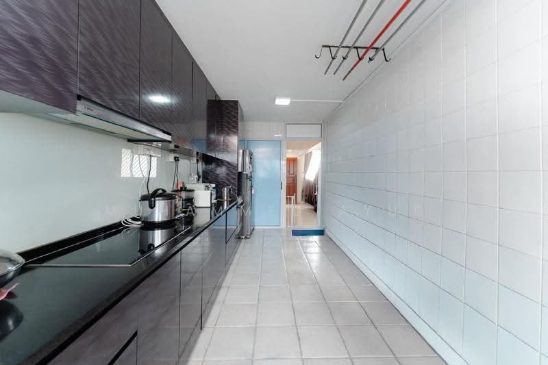 242 Serangoon Avenue 3, 242 Serangoon Avenue 3, Hougang / Punggol / Sengkang, 3 Bedrooms, 1,109 sqft, HDB Flat For Sale, by Muhammed Ayub, 500292647 - Kitchen - PropertyGuru.com.sg