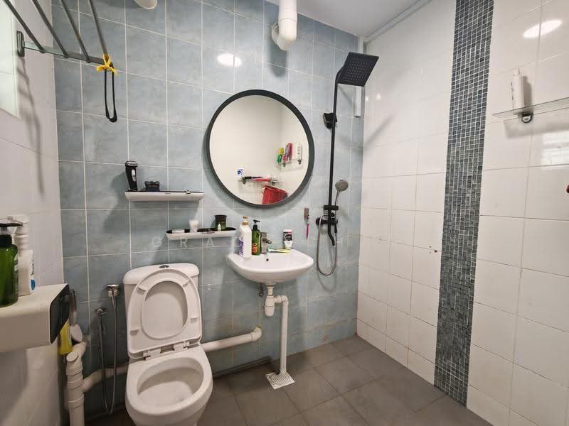 459 Jurong West Street 41, 459 Jurong West Street 41, Boon Lay / Jurong / Tuas, 3 Bedrooms, 1,108 sqft, HDB Flat For Sale, by Grace Chan, 500292664 - Bathroom - PropertyGuru.com.sg