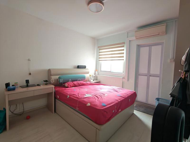459 Jurong West Street 41, 459 Jurong West Street 41, Boon Lay / Jurong / Tuas, 3 Bedrooms, 1,108 sqft, HDB Flat For Sale, by Grace Chan, 500292664 - Bedroom - PropertyGuru.com.sg