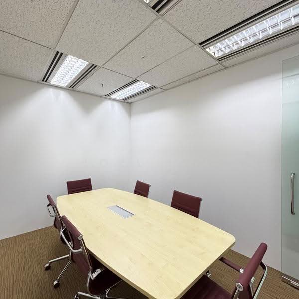 Royal Group Building, 3 Phillip Street, Boat Quay / Raffles Place / Marina, 1,292 sqft, Office For Rent, by Joel Sim 沈康瑞, 500292700 - Meeting Room 1 - CommercialGuru.com.sg