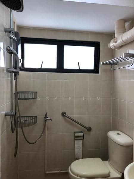 33 Marsiling Drive, 33 Marsiling Drive, Admiralty / Woodlands, 3 Bedrooms, 1,055 sqft, HDB Flat For Sale, by Jackie Lim, 500292702 - Bathroom - PropertyGuru.com.sg