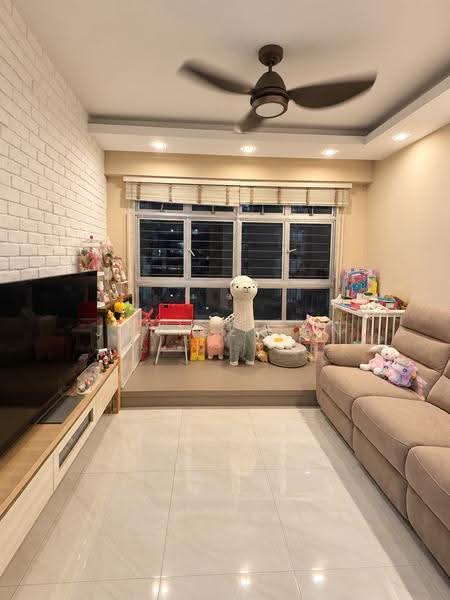 224A Sumang Lane, 224A Sumang Lane, Hougang / Punggol / Sengkang, 3 Bedrooms, 1,001 sqft, HDB Flat For Sale, by Janice Tan, 500292703 - Living Room - PropertyGuru.com.sg
