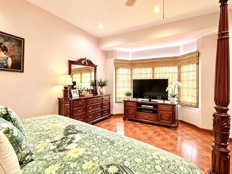 Yunnan Gardens, Yunnan Road, Boon Lay / Jurong / Tuas, 5 Bedrooms, 3,003 sqft, Terraced House For Sale, by Adel Goh 吴慧芬, 500292707 - Bedroom - PropertyGuru.com.sg