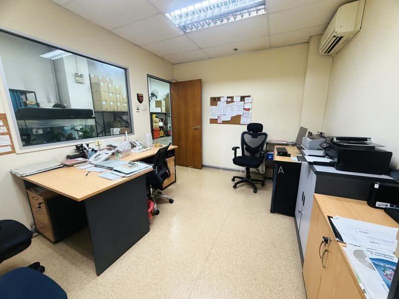 Toh Guan Centre, 21 Toh Guan Road East, Boon Lay / Jurong / Tuas, 1,356 sqft, Factory / Workshop (B2) For Sale, by Claire Chua, 500292713 - Study - CommercialGuru.com.sg