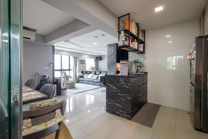402A Fernvale Lane, 402A Fernvale Lane, Hougang / Punggol / Sengkang, 3 Bedrooms, 1,216 sqft, HDB Flat For Sale, by Jiayu Ng, 500292715 - Living Room - PropertyGuru.com.sg