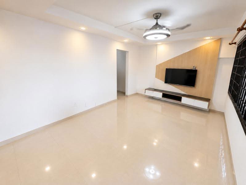 609 Yishun Street 61, 609 Yishun Street 61, Sembawang / Yishun, 3 Bedrooms, 904 sqft, HDB Flat For Sale, by Alice Ong, 500292716 - Living Room - PropertyGuru.com.sg
