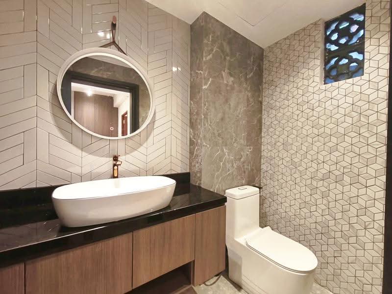 A Dainty Boutique Shophouse with a Gracious Welcome in Tras Street, Tanjong Pagar, Tras Street Craig Road Tanjong Pagar Road, Chinatown / Tanjong Pagar, 750 sqft, Shop / Shophouse For Rent, by Krystal Khor, 500292719 - Bathroom - CommercialGuru.com.sg