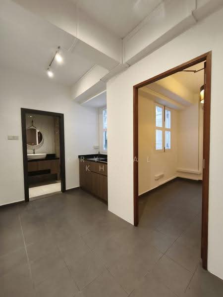 A Dainty Boutique Shophouse with a Gracious Welcome in Tras Street, Tanjong Pagar, Tras Street Craig Road Tanjong Pagar Road, Chinatown / Tanjong Pagar, 750 sqft, Shop / Shophouse For Rent, by Krystal Khor, 500292719 - Bathroom - CommercialGuru.com.sg