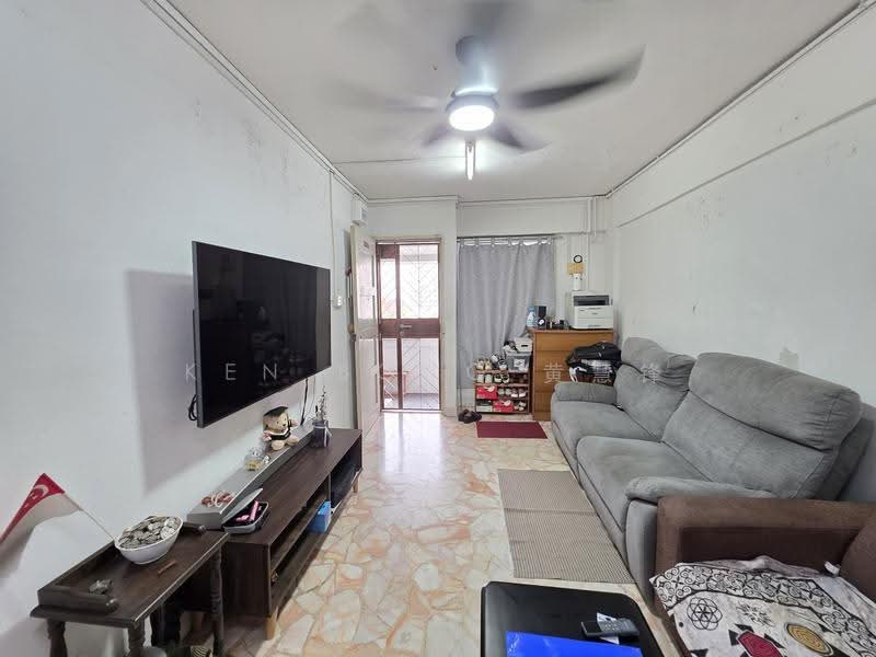 217 Bukit Batok Street 21, 217 Bukit Batok Street 21, Dairy Farm / Bukit Panjang / Choa Chu Kang, 2 Bedrooms, 721 sqft, HDB Flat For Sale, by Ken Bong 黄慧锋, 500292722 - Living Room - PropertyGuru.com.sg