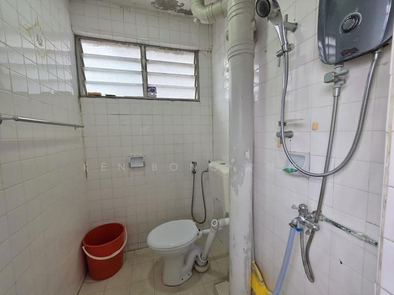 217 Bukit Batok Street 21, 217 Bukit Batok Street 21, Dairy Farm / Bukit Panjang / Choa Chu Kang, 2 Bedrooms, 721 sqft, HDB Flat For Sale, by Ken Bong 黄慧锋, 500292722 - PropertyGuru.com.sg