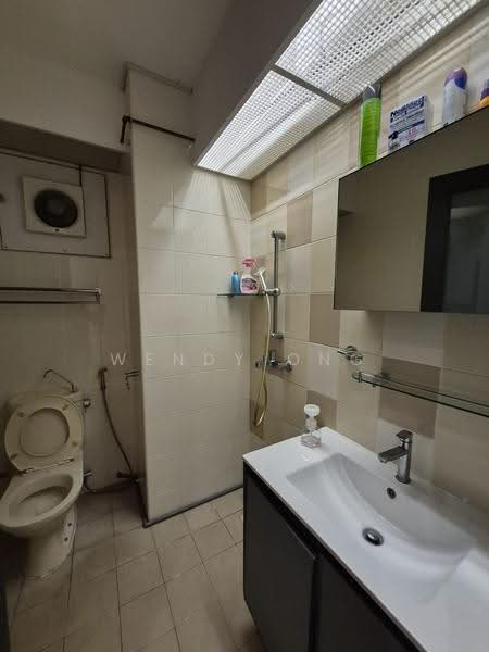 306A Punggol Place, 306A Punggol Place, Hougang / Punggol / Sengkang, 3 Bedrooms, 1,044 sqft, HDB Flat For Rent, by Wendy Ong, 500292723 - Bathroom - PropertyGuru.com.sg
