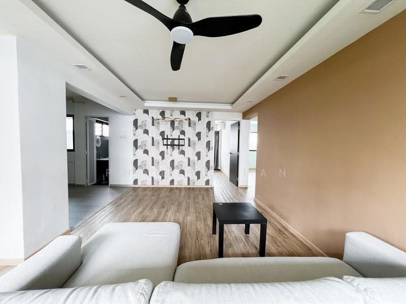 656 Yishun Avenue 4, 656 Yishun Avenue 4, Sembawang / Yishun, 2 Bedrooms, 800 sqft, HDB Flat For Rent, by Phyllis Tan, 500292727 - Living Room - PropertyGuru.com.sg