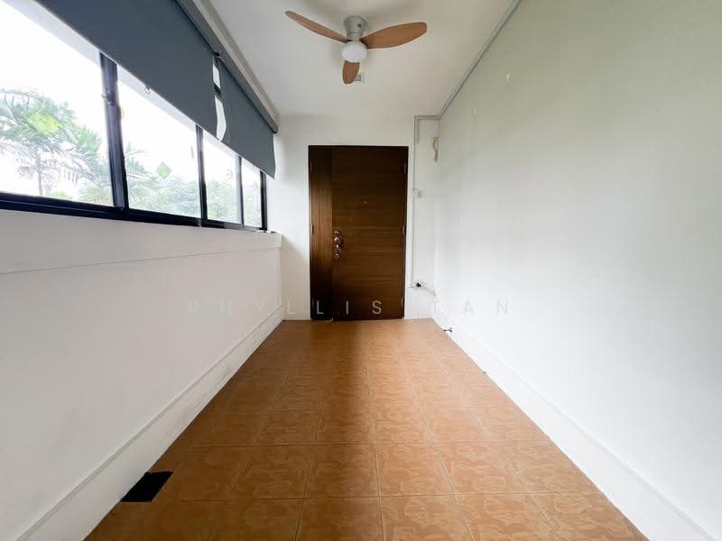 656 Yishun Avenue 4, 656 Yishun Avenue 4, Sembawang / Yishun, 2 Bedrooms, 800 sqft, HDB Flat For Rent, by Phyllis Tan, 500292727 - Entrance - PropertyGuru.com.sg