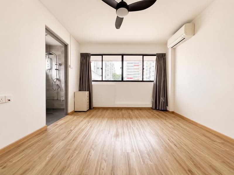 656 Yishun Avenue 4, 656 Yishun Avenue 4, Sembawang / Yishun, 2 Bedrooms, 800 sqft, HDB Flat For Rent, by Phyllis Tan, 500292727 - Master Bedroom - PropertyGuru.com.sg