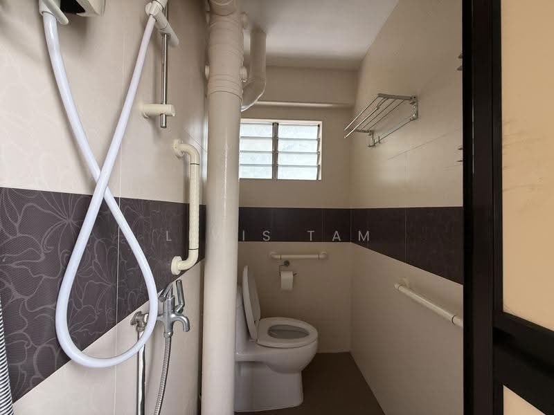 662 Yishun Avenue 4, 662 Yishun Avenue 4, Sembawang / Yishun, Room Rental, 200 sqft, HDB Flat For Rent, by Lewis Tam, 500292729 - Bathroom - PropertyGuru.com.sg