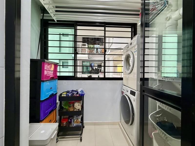 419A Northshore Drive, 419A Northshore Drive, Hougang / Punggol / Sengkang, 2 Bedrooms, 721 sqft, HDB Flat For Sale, by Aloysius Lim, 500292759 - Balcony - PropertyGuru.com.sg