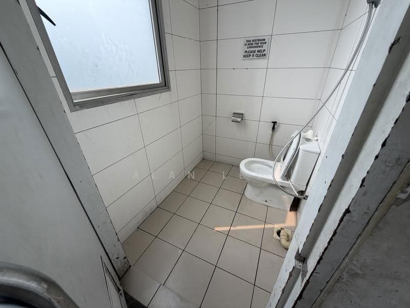 Enterprise One, 1 Kaki Bukit Road 1, Eunos / Geylang / Paya Lebar, 2,357 sqft, Factory / Workshop (B2) For Sale, by Alan Leu, 500292768 - Bathroom - CommercialGuru.com.sg