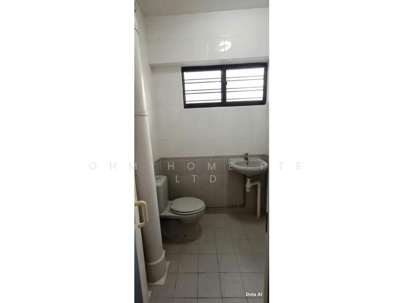 116 Yishun Ring Road, 116 Yishun Ring Road, Sembawang / Yishun, 2 Bedrooms, 797 sqft, HDB Flat For Sale, by Regine Cher, 500292783 - Bathroom - PropertyGuru.com.sg