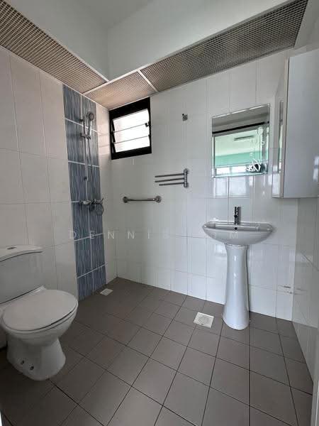 63 Greentops @ Sims Place, 63 Sims Place, Eunos / Geylang / Paya Lebar, Room Rental, 107 sqft, HDB Flat For Rent, by Dennis Lim, 500292799 - Bathroom - PropertyGuru.com.sg