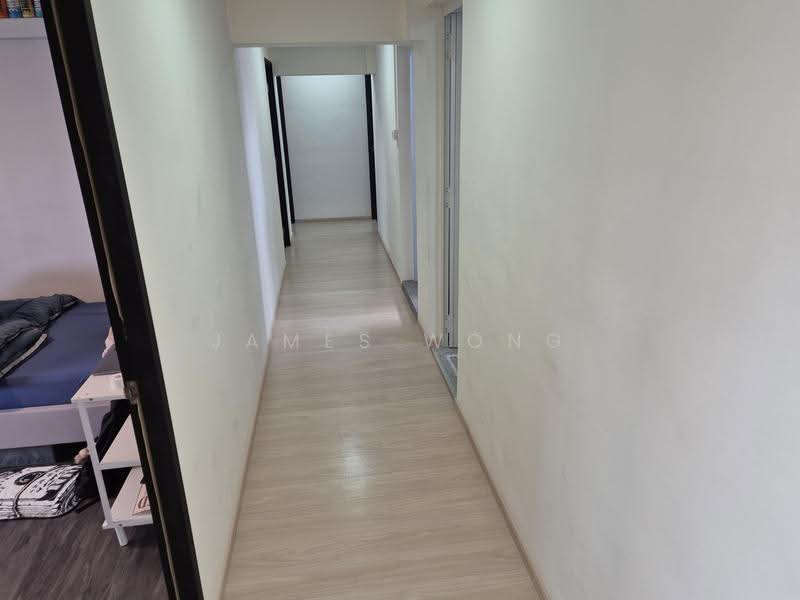 698D Hougang Street 52, 698D Hougang Street 52, Hougang / Punggol / Sengkang, 4 Bedrooms, 1,518 sqft, HDB Flat For Sale, by James Wong, 500292802 - Corridor - PropertyGuru.com.sg