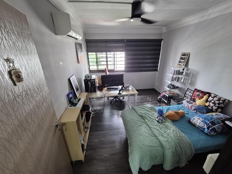 698D Hougang Street 52, 698D Hougang Street 52, Hougang / Punggol / Sengkang, 4 Bedrooms, 1,518 sqft, HDB Flat For Sale, by James Wong, 500292802 - Bedroom - PropertyGuru.com.sg