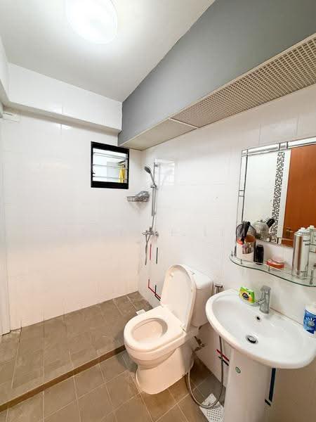 266A Punggol Way, 266A Punggol Way, Hougang / Punggol / Sengkang, 3 Bedrooms, 990 sqft, HDB Flat For Sale, by Natalie Lim, 500292809 - Bathroom - PropertyGuru.com.sg