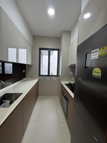Stirling Residences, 25 Stirling Road, Alexandra / Commonwealth, 3 Bedrooms, 883 sqft, Condominium For Rent, by Vivian Tan, 500292815 - Kitchen - PropertyGuru.com.sg