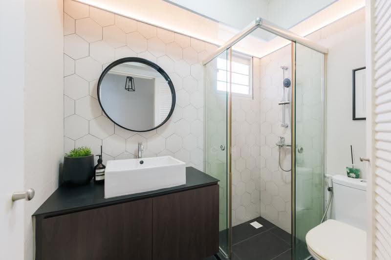 217B Sumang Walk, 217B Sumang Walk, Hougang / Punggol / Sengkang, 3 Bedrooms, 990 sqft, HDB Flat For Sale, by Bobby Chen, 500292820 - Bathroom - PropertyGuru.com.sg
