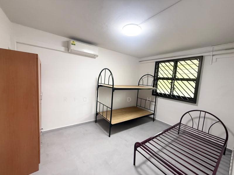 23 Toa Payoh East, 23 Toa Payoh East, Balestier / Toa Payoh, 2 Bedrooms, 721 sqft, HDB Flat For Sale, by Richard Ho, 500292822 - Bedroom 1 - PropertyGuru.com.sg