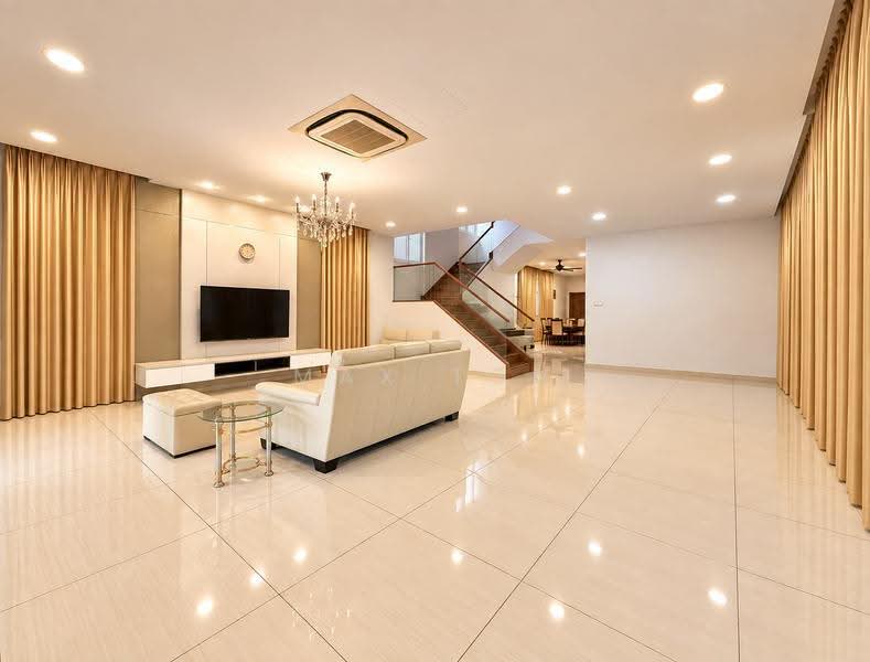 **LANDED7772** @ D28 RENOVATE AND MOVE DETACHED BELOW $8M, Seletar Hill Vicinity, Seletar / Yio Chu Kang, 8 Bedrooms, 7,000 sqft, Detached House For Sale, by Max Toh, 500292829 - Living Room - PropertyGuru.com.sg
