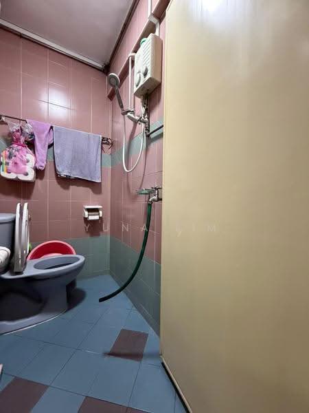33 Jalan Bahagia, 33 Jalan Bahagia, Balestier / Toa Payoh, 2 Bedrooms, 602 sqft, HDB Flat For Sale, by Yuna Lim, 500292831 - Bathroom - PropertyGuru.com.sg