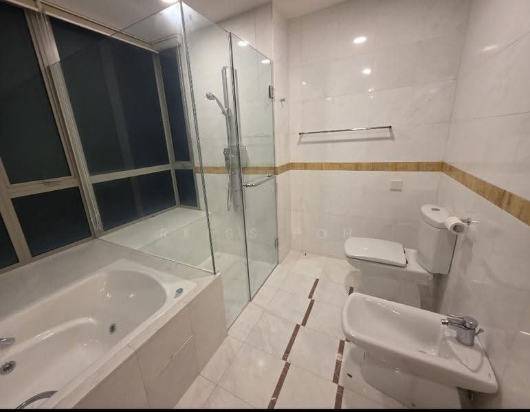 The Light @ Cairnhill, 19 Cairnhill Circle, Orchard / River Valley, 4 Bedrooms, 2,443 sqft, Condominium For Rent, by Reiss Poh, 500292859 - Bathroom - PropertyGuru.com.sg