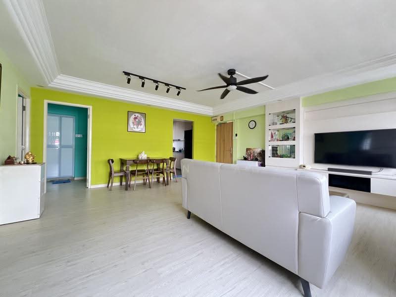 408 Choa Chu Kang Avenue 3, 408 Choa Chu Kang Avenue 3, Dairy Farm / Bukit Panjang / Choa Chu Kang, 3 Bedrooms, 1,130 sqft, HDB Flat For Sale, by Owen Tan, 500292870 - Living Room - PropertyGuru.com.sg