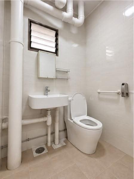 321 Yishun Central, 321 Yishun Central, Sembawang / Yishun, 2 Bedrooms, 796 sqft, HDB Flat For Sale, by Yuna Lim, 500292877 - Bathroom - PropertyGuru.com.sg