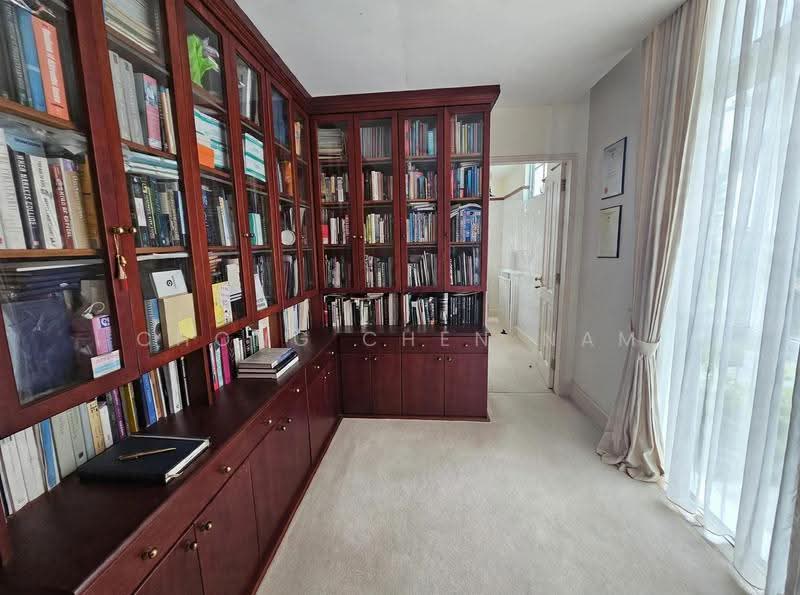 LUCKY HEIGHTS/SENNETT 3 STY CORNER TERRACE. BAYSHORE MRT NEARBY, QUIET SMALL LANE. WITHIN 1KM TO TEMASEK PRI SCH, Bedok / Upper East Coast, 5 Bedrooms, 4,000 sqft, Corner Terrace For Sale, by Chong Chen Nam, 500292885 - Study - PropertyGuru.com.sg