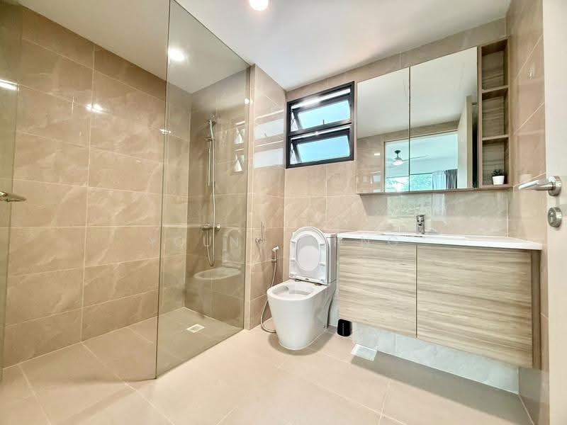 Treasure at Tampines, 15 Tampines Lane, Pasir Ris / Tampines, 4 Bedrooms, 1,281 sqft, Condominium For Sale, by Young Chng, 500292893 - Bathroom - PropertyGuru.com.sg