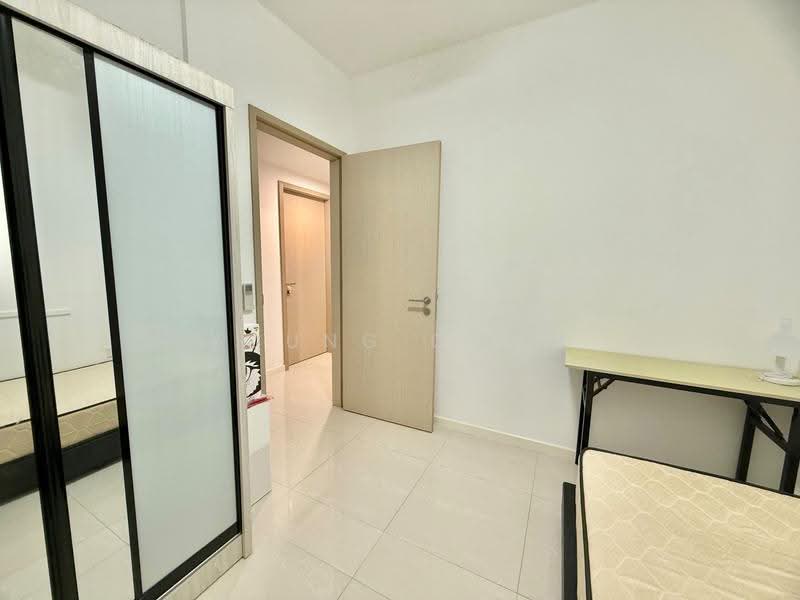 Treasure at Tampines, 15 Tampines Lane, Pasir Ris / Tampines, 4 Bedrooms, 1,281 sqft, Condominium For Sale, by Young Chng, 500292893 - Corridor - PropertyGuru.com.sg