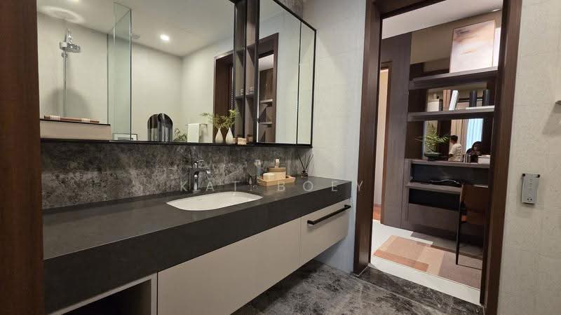 Parksuites, 18 Holland Grove Road, Tanglin / Holland / Bukit Timah, 2 Bedrooms, 786 sqft, Condominium For Sale, by Kat Boey, 500292909 - Bathroom - PropertyGuru.com.sg