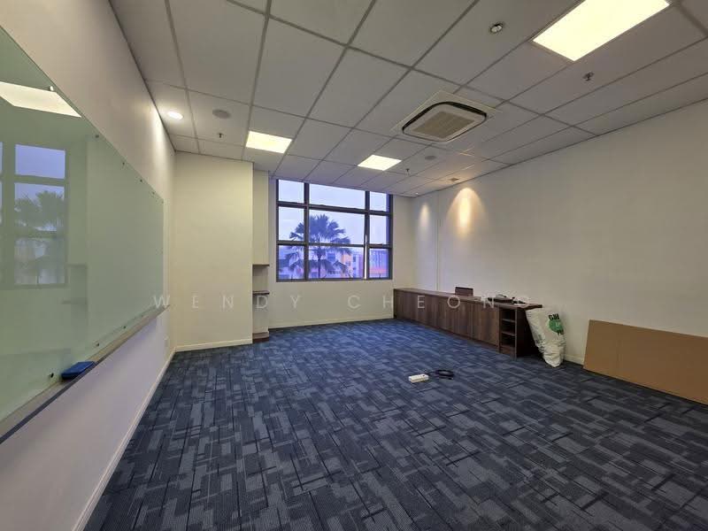 The Spire, 10 Bukit Batok Crescent, Dairy Farm / Bukit Panjang / Choa Chu Kang, 700 sqft, Light Industrial (B1) For Rent, by Wendy Cheong, 500292910 - Director room - CommercialGuru.com.sg