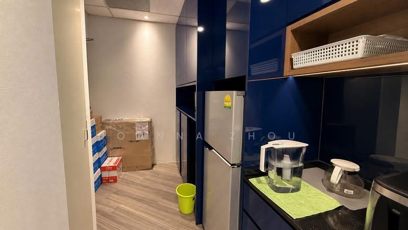 Palais Renaissance, 390 Orchard Road, Orchard / River Valley, 969 sqft, Office For Rent, by Joanna Zhou, 500292914 - Kitchen - CommercialGuru.com.sg