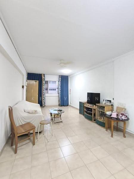 847 Tampines Street 83, 847 Tampines Street 83, Pasir Ris / Tampines, Room Rental, 100 sqft, HDB Flat For Rent, by Kenny Kan, 500292929 - Living Room - PropertyGuru.com.sg