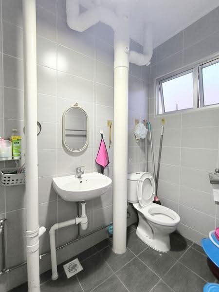 847 Tampines Street 83, 847 Tampines Street 83, Pasir Ris / Tampines, Room Rental, 100 sqft, HDB Flat For Rent, by Kenny Kan, 500292929 - Bathroom - PropertyGuru.com.sg